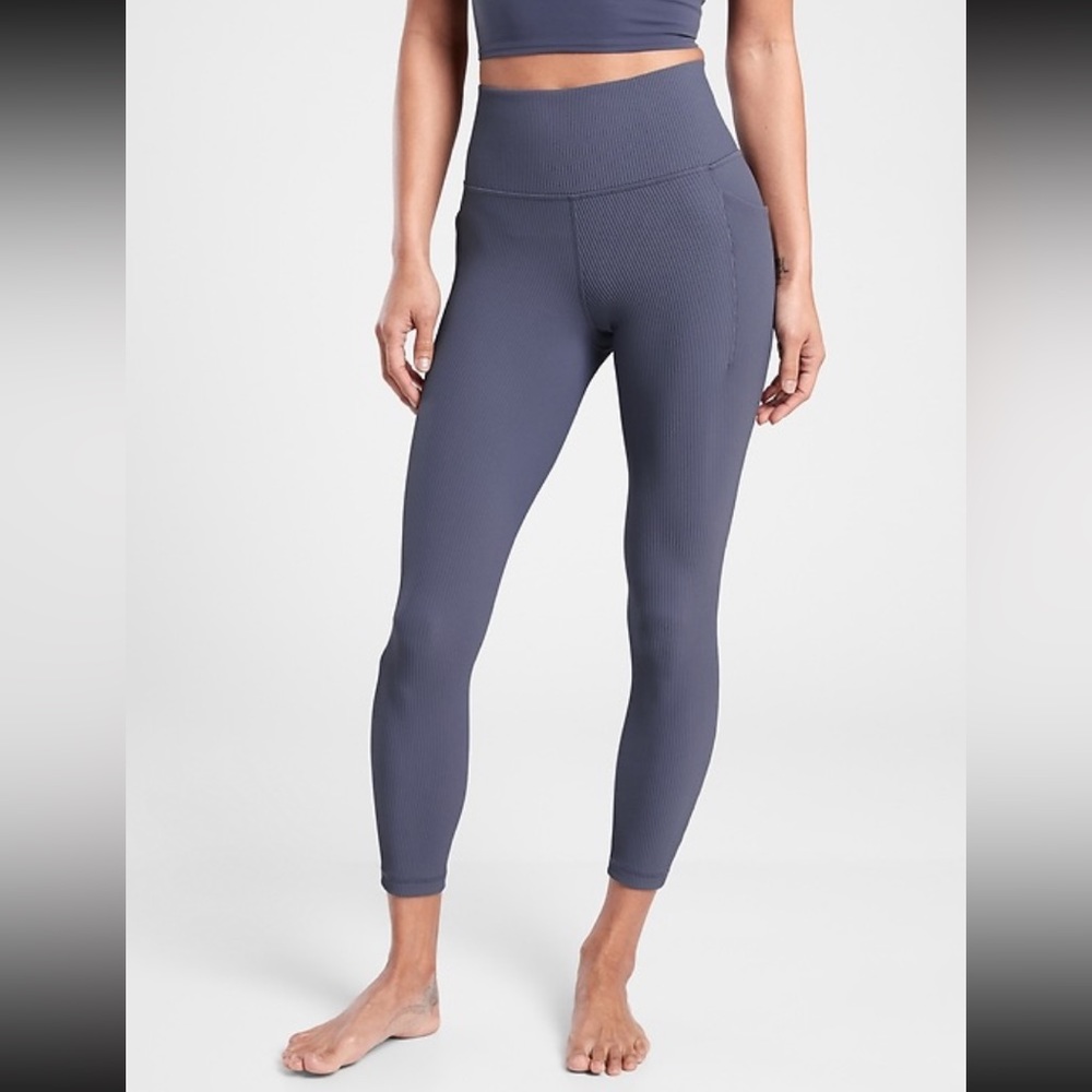 NWT Athleta Salutation Stash